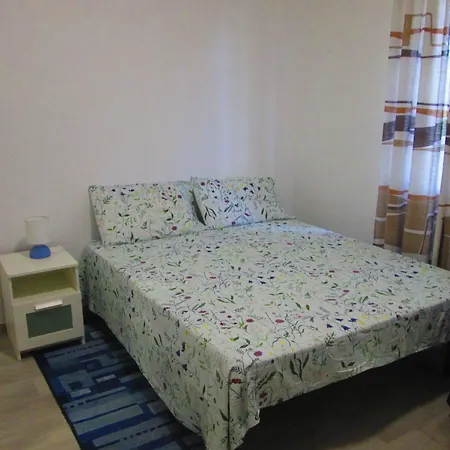 Apartamento Temporary In Via Cassia - La Giustiniana